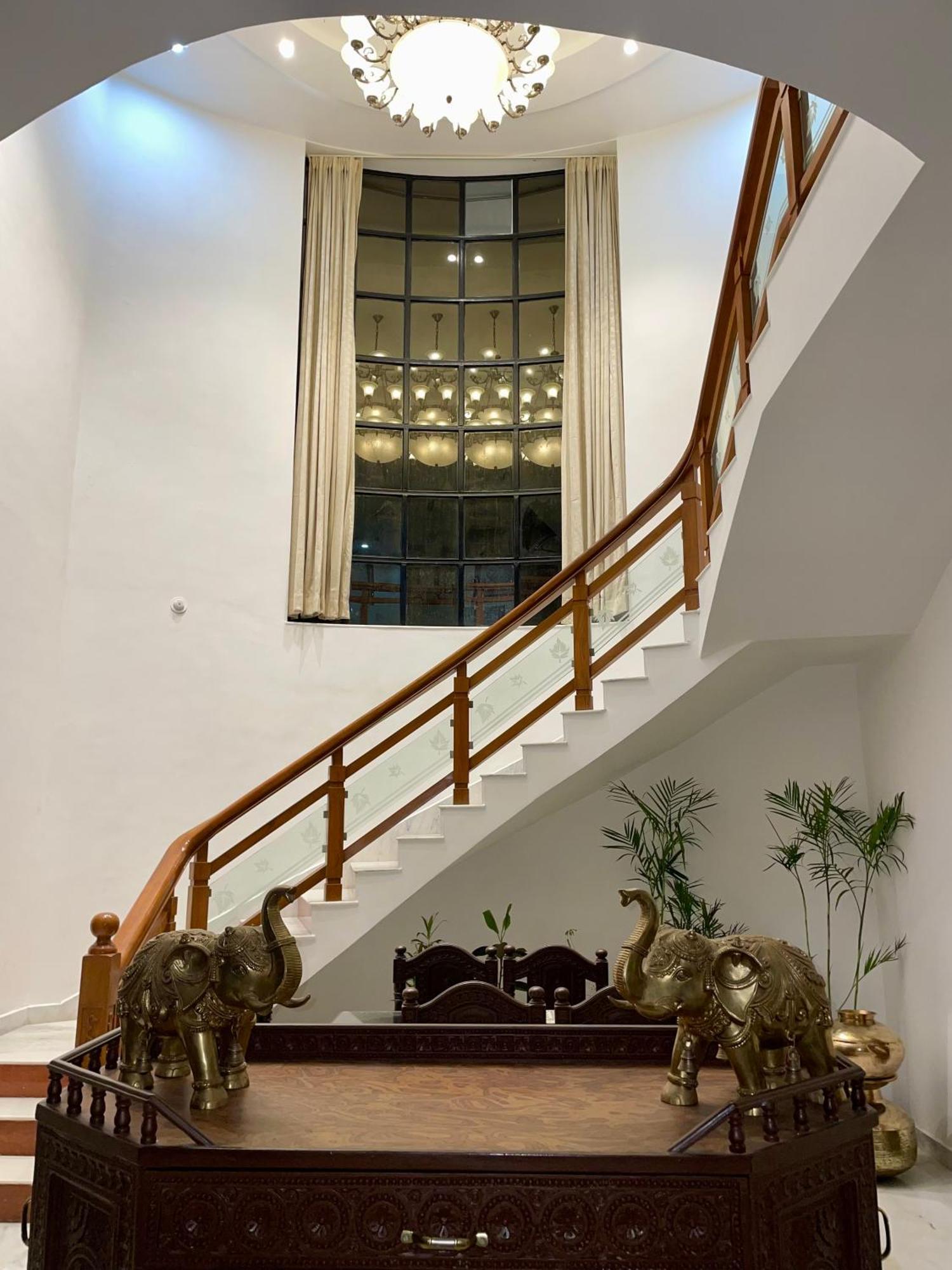 Karni Nivvas - Luxury Redefined Villa Удайпур Екстериор снимка