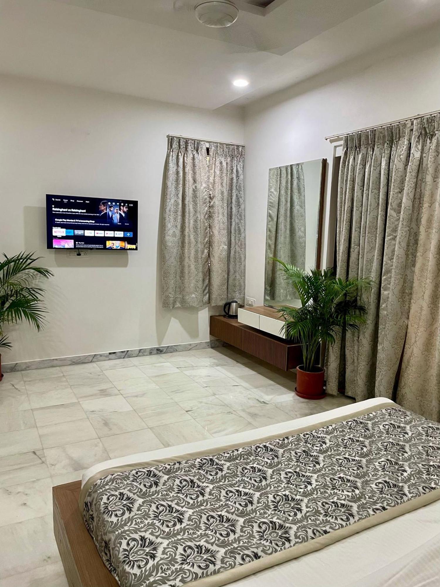 Karni Nivvas - Luxury Redefined Villa Удайпур Екстериор снимка